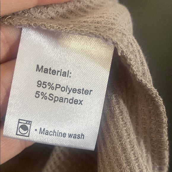 Weaczzy Women's Beige Lounge Set Size Medium - Picture 6 of 8